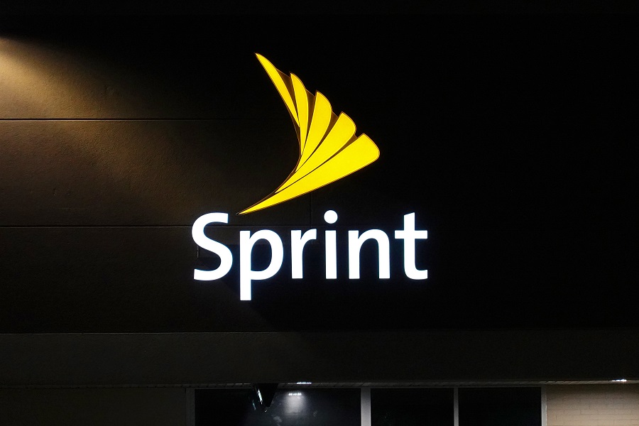 Sprint logo on store building
